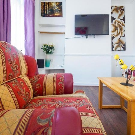 12 Cornwallis Lodge Family Room 1 Stoke-on-Trent Extérieur photo