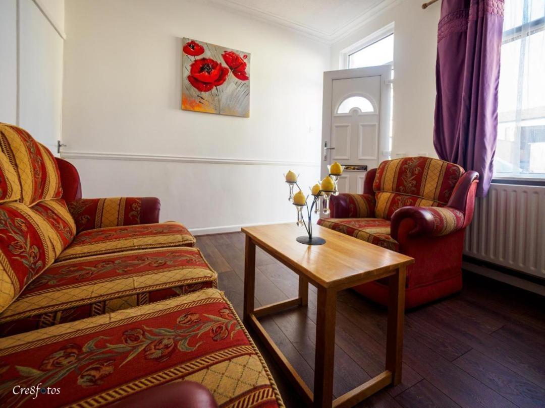 12 Cornwallis Lodge Family Room 1 Stoke-on-Trent Extérieur photo